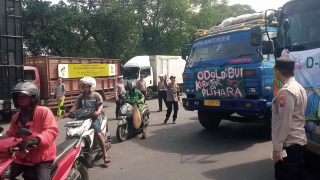 Polsek Asemrowo Amankan Jalur Unras GSJT, Kegiatan Berjalan Tertib dan Kondusif