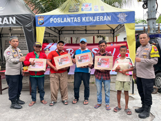 Polsek Kenjeran Gelar Bakti Sosial dalam Rangka Peringatan Hari Bhayangkara ke-79