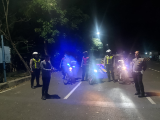 Patroli Gabungan Polsek Kenjeran dan Pos Suramadu Antisipasi 3C di Sekitar JLLT