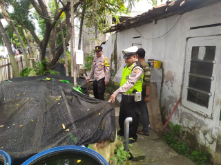 Patroli Harkamtibmas dan Pemantauan Ketahanan Pangan di Kampung Tangguh Sidotopo