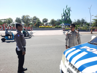 Patroli Piket Fungsi Polsek Kenjeran di Taman Surabaya SIB dan Pantai Batu-Batu Antisipasi 3C