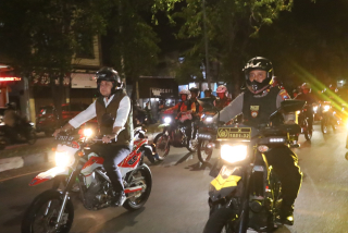 Polres Pelabuhan Tanjung Perak Gelar Patroli Gabungan Awasi Pemberlakuan Jam Malam Anak Dibawah Umur.