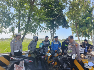 Pawas Gabungan Polsek Kenjeran Laksanakan Patroli Dialogis di Sekitar Jembatan Suramadu dan JLLT
