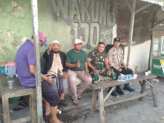 Bhabinkamtibmas Nyamplungan Sambangi Warga dan Berikan Himbauan Kamtibmas di Kalimas Madya