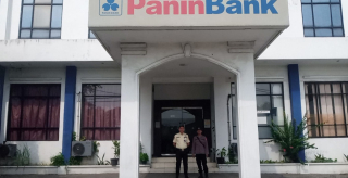 Patroli Pemantauan Objek Vital: Polsek Asemrowo Laksanakan Himbauan Harkamtibmas di Panin Bank Tambak Langon
