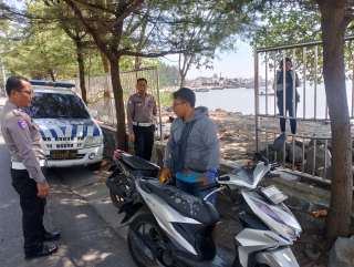 Antisipasi Curanmor, Piket Fungsi Kenjeran Patroli Harkamtibmas di Sepanjang Pantai Batu-Batu