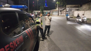 Patroli Harkamtibmas Dini Hari Polsek Asemrowo Antisipasi Kejahatan Jalanan