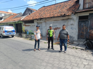 Antisipasi 3C dan Parkir Liar, Polsek Semampir Gelar Patroli Harkamtibmas di Jalan Petukangan