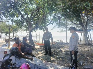 Pawas Polsek Kenjeran Patroli Dialogis di Jalan Bulak Cumpat, Antisipasi Kerawanan 3C