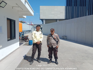 Patroli Dialogis, Polsek Asemrowo Sampaikan Pesan Kamtibmas ke Petugas Keamanan Gudang di Margomulyo