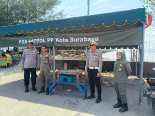 Piket Patroli dan Pawas Polsek Kenjeran Laksanakan Pemantauan di Bawah Jembatan Suramadu