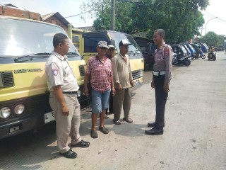 Sosialisasi ODOL kepada Sopir Truk di Depan Pasar Loak