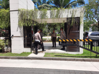 Polsek Kenjeran Gelar Patroli Kewilayahan, Pesankan Harkamtibmas kepada Security Perumahan Mentari