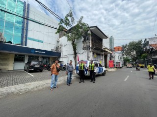 Patroli Harkamtibmas Polsek Pabean Cantikan Antisipasi Kemacetan dan 3 Cepu di Kawasan Pasar Bong