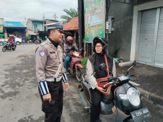 Satlantas Polres Pelabuhan Tanjung Perak Gelar Sosialisasi Tatap Muka Edukasi Tertib Lalu Lintas