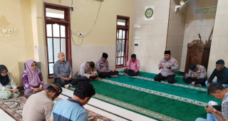 Kapolsek Kenjeran Pimpin Pembinaan Rohani Islam di Masjid Baitul Mustaqim