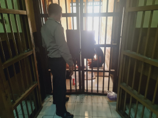 Kontrol Ruang Tahanan Polsek Pabean Cantikan, Pastikan Situasi Aman dan Kondusif