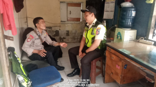 Patroli Polsek Asemrowo di Pergudangan Greges PT Cahaya Sekar Cargo, Himbauan Harkamtibmas Antisipasi Kerawanan 3C