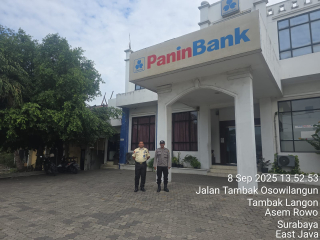 Polsek Asemrowo Gelar Patroli di Objek Vital Panin Bank Tambak Langon, Sampaikan Himbauan Harkamtibmas