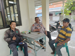 Polsek Krembangan Laksanakan Patroli dan Sambang Warga di Balai RW 4 Dupak Bangunsari Surabaya