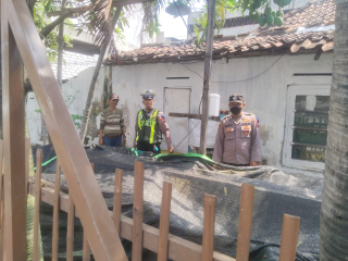 Polsek Semampir Laksanakan Patroli Harkamtibmas di Pos Kamling Kampung Tangguh Sidotopo Dalam Rangka Pemantauan Program Budidaya Ikan Lele