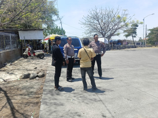 Personil Polsek Kenjeran Laksanakan Patroli Dialogis di Kawasan Tambak Wedi dan Jembatan Suramadu Sampaikan Pesan Kamtibmas