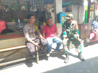 Bhabinkamtibmas Ampel Bersama Babinsa Gelar Cangkrukan dan Sosialisasi Pencegahan Curanmor