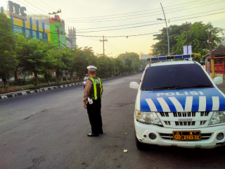 Pengaturan dan Pelayanan Pagi Polsek Pabean Cantikan di Jalan Bunguran