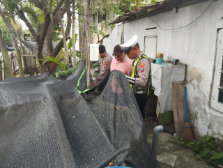 Polsek Semampir Lakukan Patroli Harkamtibmas di Kampung Tangguh Sidotopo Pantau Program Ketahanan Pangan