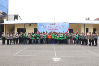 Thumbnail Polres Pelabuhan Tanjung Perak dan Komunitas Ojol Bersinergi Jaga Keamanan Surabaya Melalui Apel Kamtibmas Polres Pelabuhan Tanjung Perak dan Komunitas Ojol Bersinergi Jaga Keamanan Surabaya Melalui Apel Kamtibmas