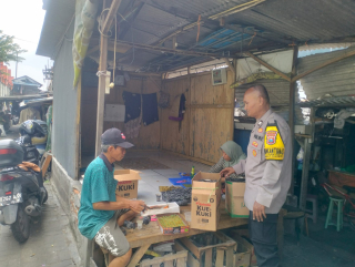 Bhabinkamtibmas Tanjung Perak Sambang Pok Tani Petekan 8 Dukung Program Ketahanan Pangan