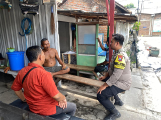 Bhabinkamtibmas Wonokusumo Laksanakan Sambang dan Dialogis dengan Warga Sampaikan Pesan Kamtibmas