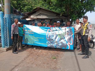 Sosialisasi Ops Zebra Semeru 2025 kepada Sopir Truk dan Pickup di Pasar Loak