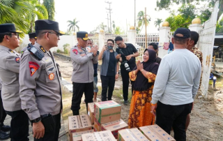 Wakapolri Tinjau Aceh Tamiang dan Salurkan Bantuan Kemanusiaan dari Batalyon Dhira Brata Akpol 1990