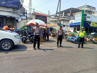 Patroli Harkamtibmas Polsek Semampir Antisipasi Kerawanan di Kawasan Religi Sunan Ampel