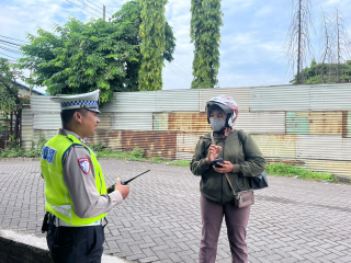 Satlantas Polres Pelabuhan Tanjung Perak Gencarkan Sosialisasi Tertib Berlalu Lintas