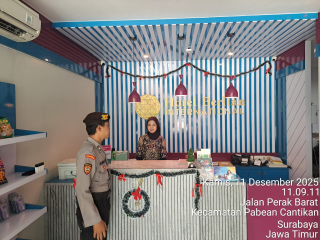 Sat Samapta Polres Pelabuhan Tanjung Perak Laksanakan Patroli Dialogis di Hotel Berlian Antisipasi Kerawanan Kamtibmas