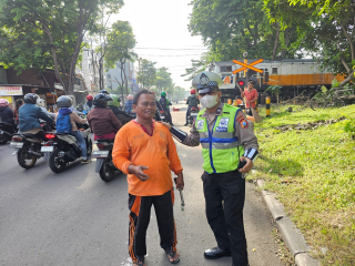 Sosialisasi Tatap Muka Satlantas Polres Pelabuhan Tanjung Perak Tingkatkan Kesadaran Tertib Berlalu Lintas