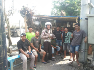Sosialisasi Tatap Muka Satlantas Polres Pelabuhan Tanjung Perak Ajak Masyarakat Tertib Berlalu Lintas