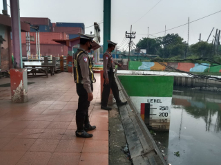Patroli Polsek Asemrowo Cek Rumah Pompa Air Balong 2, Debit Air Terpantau Normal