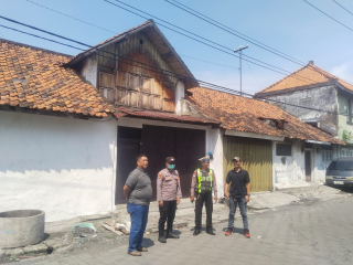 Patroli Kamtibmas Polsek Semampir Antisipasi Kerawanan di Jalan Petukangan