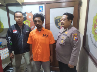Respons Cepat Polsek Semampir Selamatkan Pencuri Motor dari Amukan Warga.