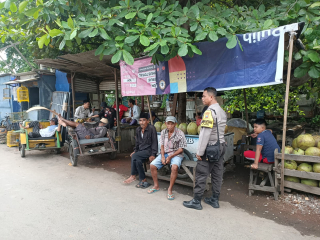 Bhabinkamtibmas Ujung Sambang Warga Jalan Sawah Pulo Sampaikan Imbauan Kamtibmas