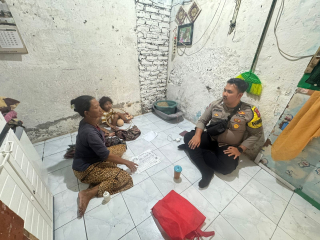Bhabinkamtibmas Wonokusumo Sambang Warga Jalan Wonokusumo Tengah Sampaikan Pesan Kamtibmas