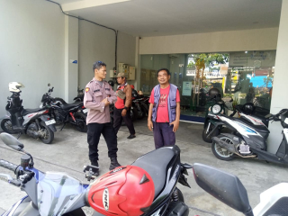 Patroli dan Sambang Polsek Krembangan Tingkatkan Kewaspadaan Keamanan di Bank BRI Jalan Demak