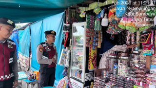 Sat Samapta Polres Pelabuhan Tanjung Perak Laksanakan Patroli UMKM Ampel untuk Jaga Kamtibmas