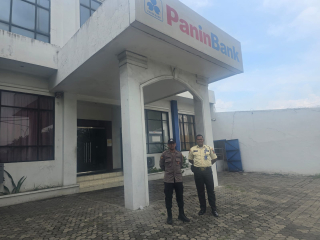 Personel Polsek Asemrowo Patroli Objek Vital di Bank Panin Tambak Langon