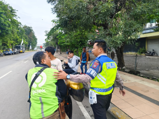 Satlantas Polres Pelabuhan Tanjung Perak Laksanakan Sosialisasi Tatap Muka Tertib Berlalu Lintas