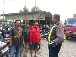 Satlantas Polres Pelabuhan Tanjung Perak Gencarkan Sosialisasi Tatap Muka Tertib Berlalu Lintas Kepada Masyarakat