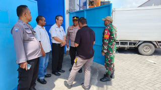 Antisipasi Penyimpanan Barang Terlarang, Polsek Kenjeran Patroli Area Pergudangan Fira 51
